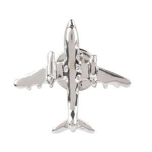 Broche de viento negro de metal, accesorios de disfraz personalizados de latón, Pin - Product Image 1
