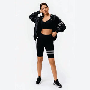 Short de vélo Signature noir taille haute en tissu flexible respirant 75% polyester 25% élasthanne - Product Image 5