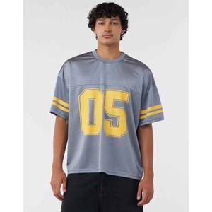 Jersey de fútbol americano con cuello en V en tela de malla 100%, ropa de calle cómoda sostenible, Jersey deportivo con número de jugador personalizado - Product Image 4
