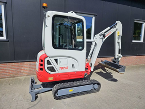 Mini-excavatrice Takeuchi TB216 d'occasion abordable – Achetez maintenant les mini-excavatrices sur chenilles Takeuchi TB175/TB150/TB160/TB230/TB216/TB260 - Product Image 5
