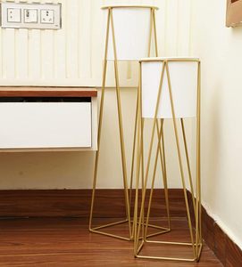 Soporte minimalista para plantas, soporte contemporáneo para plantas, macetero metálico de lujo, soporte escandinavo para plantas, soporte moderno de mediados de siglo para plantas - Product Image 5