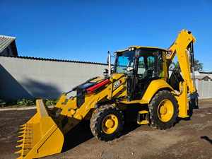 Tractor de retroexcavadora CAT 4WD bastante usado | Accesorio de cargador frontal y retroexcavadora | Equipo confiable para proyectos de ingeniería - Product Image 5