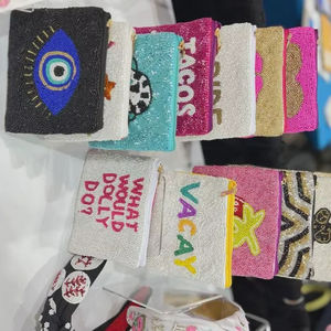 Pochette de sport de haute qualité en soie brodée à la main avec des perles, style floral, imprimé volley-ball, pochette à monnaie - Product Image 1