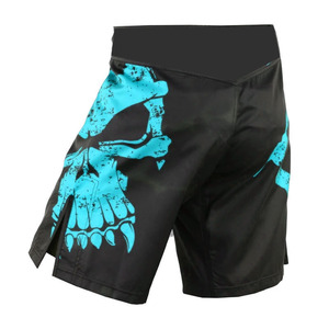 Pantalones cortos de Kick Boxing y Thai Fighting con logotipo impreso personalizado Pantalones cortos de Kickboxing MMA de color degradado con diseño personalizado - Product Image 3