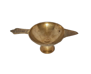 Lámpara de aceite de latón de primera calidad hecha a mano, accesorio tradicional indio dorado Akhand Diya hecho a mano para uso decorativo Diwali - Product Image 1