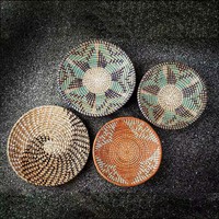 Nouvelle conception Boho Style Seagrass tenture murale paniers 3 rond plat tissé avec motif végétal fabriqué au Vietnam accessoires pour la maison