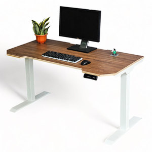 Escritorio de Juegos Moderno de Lujo en Madera, 140x70cm, Superficie de Carbono, Altura Ajustable Eléctricamente GD68074 - Product Image 1