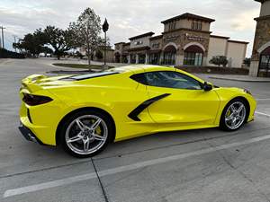 2022 Chevrolet Corvette Stinger Coupe 495-HP LT2 Turbo V8 Z51 Paquete de rendimiento AWD Dirección izquierda R20 Neumáticos sin modificar - Product Image 5