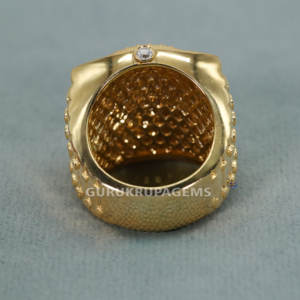 Eleva la Elegancia de tu Fiesta con Nuestro Anillo de Plata de Ley 925 con un Diamante Moissanita de Corte Redondo y Claridad VVS, Anillo de Bodas - Product Image 4