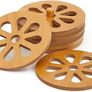 Posavasos de nogal Posavasos de madera de lujo con marca personalizada para negocios en Low Coast Por HF CRAFTS - Product Image 1