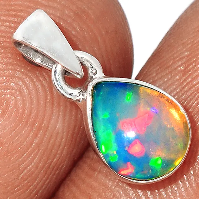 Set di gioielli in opale di fuoco arcobaleno alla moda con look reale 1 pz gioielli con diamanti in argento placcato oro per il commercio all'ingrosso