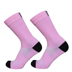 Meilleur design Chaussettes pour hommes Chaussettes de football professionnel de haute qualité Chaussettes de sport antidérapantes Chaussettes de sport personnalisées OEM Polyester Coton - Product Image 6