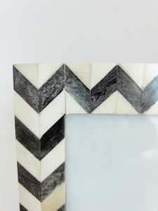 Cadre photo en incrustation d'os durable de United Trade World Décoration intérieure personnalisable pour capturer la beauté de la vie chérie BY HF CRAFTS - Product Image 2