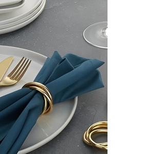 Servilletero circular simple y de bajo precio, servilletero de nuevo diseño para artículos de fiesta, servilleteros de alambre pulido de latón asequibles - Product Image 1