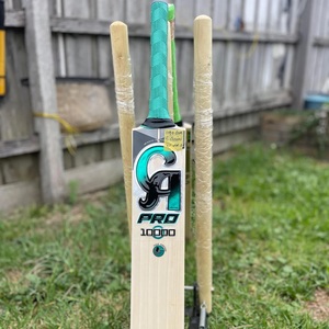 Bâtons de cricket professionnels en saule anglais CA PRO 10000, 100% haute qualité, durables, légers, double pressage, frappe puissante, 6 GRAINS - Product Image 1