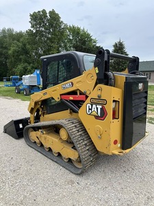 รถตักล้อยาง CAT 262D รุ่นงานหนัก พร้อมที่ตักด้านหน้า รับน้ำหนักได้ 2 ตัน สำหรับงานก่อสร้าง เกษตรกรรม อุตสาหกรรม วัสดุก่อสร้าง 259D - Product Image 6