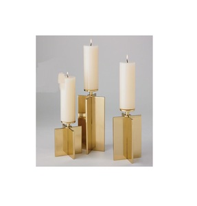 Bougeoirs coniques en aluminium faits à la main pour la décoration de Noël de la maison et de l'événement Bougeoir en métal de table de taille standard - Product Image 5