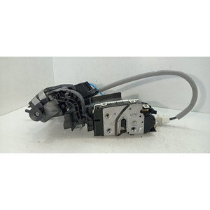 MERCEDES GLA Series A1667200435 651930 (13>) ตัวล็อคด้านหน้าขวา - Product Image 5