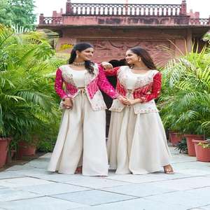 Ensemble Koti Palazzo de créateur pour femme Pure Cosmos Simar avec broderie lourde, détail Latkan et choli entièrement cousu - Product Image 3