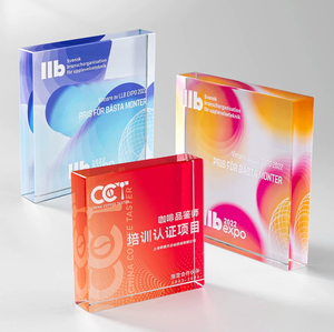 รางวัลอะคริลิกสีบรอนซ์แบบคริสตัล สลักด้วยเลเซอร์คุณภาพพรีเมียม ทนทาน รีไซเคิลได้ ออกแบบตามสั่ง สำหรับการมอบรางวัลความเป็นเลิศ - Product Image 3