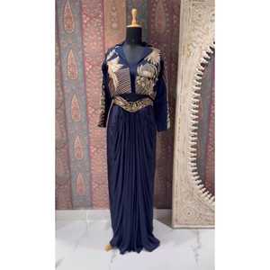 Diseñador moderno Indo-Western de tres piezas de crepé francés Salwar Kameez bordado secuenciado trabajo Koti blusa drapeada falda de secado rápido - Product Image 1