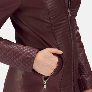 Nueva Chaqueta de Cuero Genuino NewSkin Color Borgoña para Mujer, Diseño Tejido Icónico para Otoño e Invierno, Chaqueta de Cuero para Mujer - Product Image 3