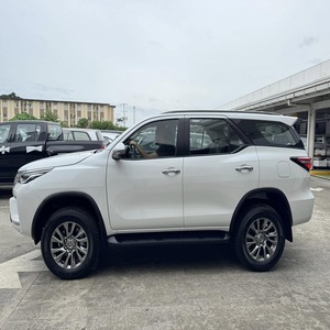 Toyota Fortuner avec conduite à droite en stock Sièges en cuir frais et propres sans accident Livraison rapide Meilleure valeur - Product Image 1