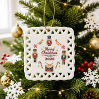 Ornement en céramique carré ajouré à motif festif personnalisé, plaque suspendue en porcelaine découpée au laser pour souvenir de la saison hivernale