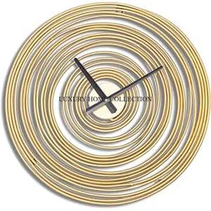 Horloges murales rondes en résine au design vintage avec chiffres romains et finitions antiques idéales pour les intérieurs de maison classiques - Product Image 4