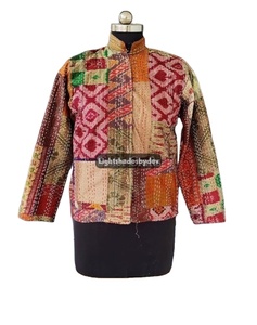 Veste Kantha en patchwork fait à la main, veste Kantha en patchwork de soie cousue à la main, manteau Kantha en soie, veste courte Kantha matelassée - Product Image 1