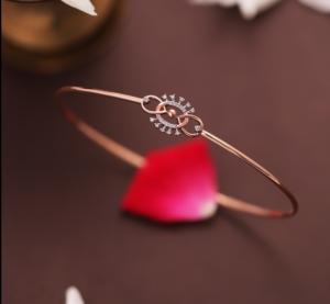 Bracelet en or massif fin 14KT Kada sur mesure avec diamant pour des offres B2B personnalisables Excellence dans tout le commerce - Product Image 1