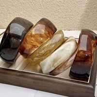 Designer Vente en gros Chunky Résine Bracelet Manchette Bracelet Blanc Écaille de Tortue Léopard Lucite Acétate Acrylique Cadeaux Fêtes