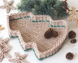 新しい絶妙なデザインベージュクリスマスサービングトレイクッキー用クリスマスツリー籐モミの形トレイ農家のクリスマスの装飾