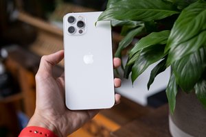 I P H O N E 12 pro Max Original Teléfono usado Venta al por mayor teléfonos inteligentes usados teléfonos reacondicionados - Product Image 2