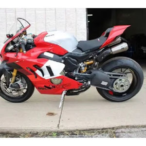 Motocicleta Deportiva PANI-GALE V4 SP2 de 4 Tiempos y 1000cc, Motocicleta Vintage de Origen Estadounidense - Product Image 1