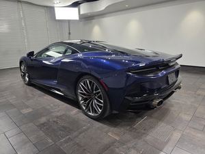 Coupé GT RWD 2023 d'occasion en excellent état, toit ouvrant, transmission automatique, transmission intégrale, V8 612 ch - Product Image 3