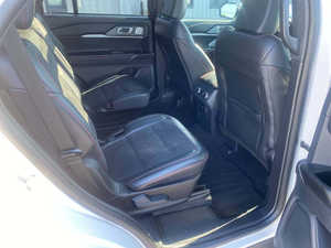 2024 Explorer ST AWD Automático Asientos de Cuero Volante a la Izquierda R18 Techo Panorámico 50001-75000 Millas Título Limpio Sin Accidentes - Product Image 2