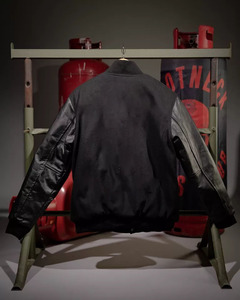 Veste universitaire noire de luxe personnalisée pour homme avec manches en toile, col montant, logo frontal - Doublure polaire écologique - Product Image 4