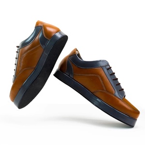 Chaussures habillées de luxe élégantes pour hommes en similicuir PU de haute qualité, imperméables, légères, respirantes, non-animales, rehaussantes - Product Image 1