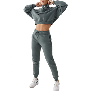 Ensemble d'entraînement décontracté pour femmes pour l'hiver pull à capuche tricoté à manches longues et pantalon de survêtement avec logo pour les tenues de jogging en cours d'exécution - Product Image 1