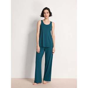  Conjunto Premium de Camiseta sin Mangas y Pantalones Cortos para Mujer, con Ribete de Bambú, Tejido de Punto Suave - Product Image 5
