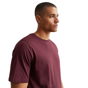 Camiseta lisa de poliéster/algodón de 180g para hombre, ropa de calle con logotipo personalizado, cuello redondo de secado rápido, manga corta - Product Image 5