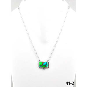 Collier artisanal du Sud-Ouest avec perles d'eau douce, turquoise, motif paon et dahlias, style religieux, en argent sterling et alliage de bois - Product Image 1