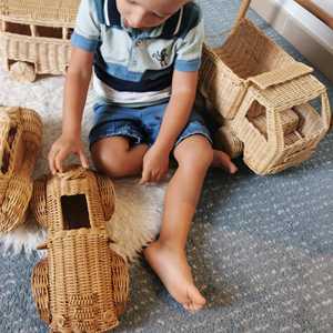 Article très vendu, petites voitures jouets, idéal pour les moments de jeu, designs personnalisés, jouet amusant, voiture en rotin tissé du Vietnam - Product Image 5