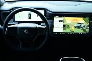 Nettoyez les pneus d'occasion 2023 Rivian R1S Adventure Electric AWD - Product Image 4