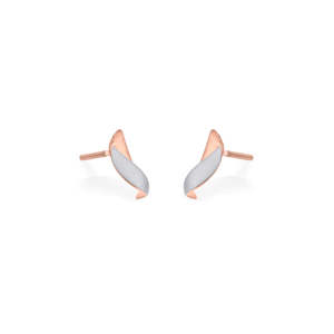 Nivora Vintage Gold-Plated Flower Cuff <b>Earrings</b> with <b>Pearl</b> <b>and</b> <b>Diamond</b> Accents - Product Image 4