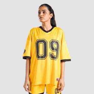 Ensemble de sport en polyester respirant jaune, taille XL Plus, comprenant un haut à manches courtes et un short imprimé, léger et uni. - Product Image 4