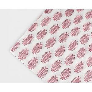 Bloc de main indien imprimé fleuri coton tissu doux décor à la maison et fabrication de robes pour les projets de couture - Product Image 1