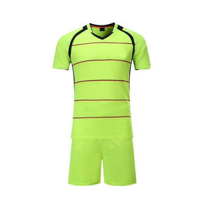 Maillots et uniformes de football personnalisés de style actuel, 100% polyester, col en V, manches courtes, légers, séchage rapide, respirants, unisexes, adultes - Product Image 5