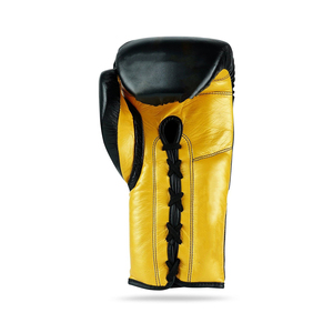 Guantes de Boxeo Personalizados de Cuero Negro y Amarillo con Cierre, Impermeables, Absorbentes de Humedad, para Entrenamiento y Sparring, Duraderos, Acolchados y Protectores - Product Image 5